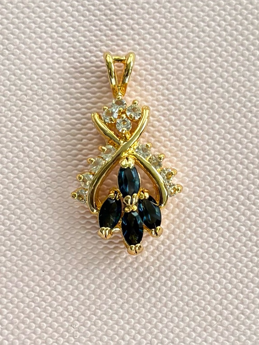 Dolphin Ore 18kt Gold Plated Pendant with Swarovski Crystal Sapphire Blue
